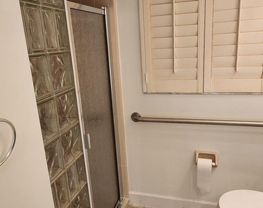 610 Palm Drive - Photo Thumbnail 12