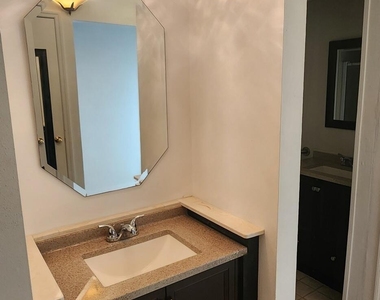 610 Palm Drive - Photo Thumbnail 9