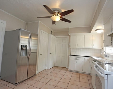 5625 Jackson Street - Photo Thumbnail 6