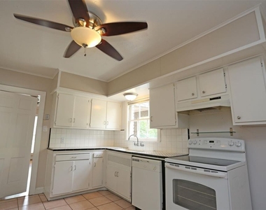 5625 Jackson Street - Photo Thumbnail 8