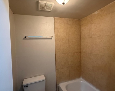 502 West Alabama Street - Photo Thumbnail 5