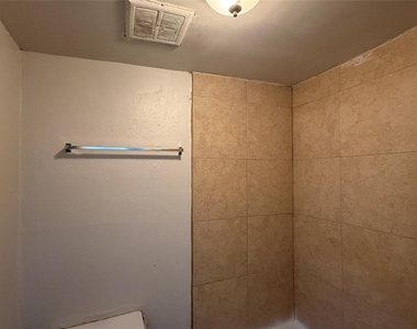 502 West Alabama Street - Photo Thumbnail 8