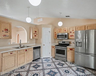 2781 Maderia Circle - Photo Thumbnail 8