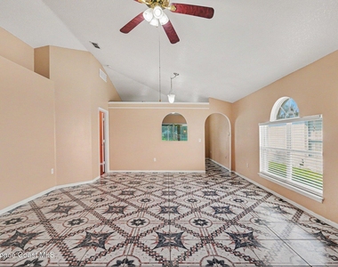 2781 Maderia Circle - Photo Thumbnail 5