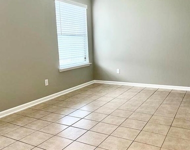 139 Masterson Street - Photo Thumbnail 2