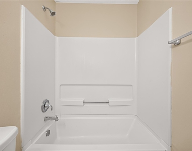 18174 Woodsdale Court - Photo Thumbnail 18
