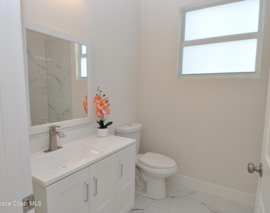 1043 Walden Boulevard Se - Photo Thumbnail 12
