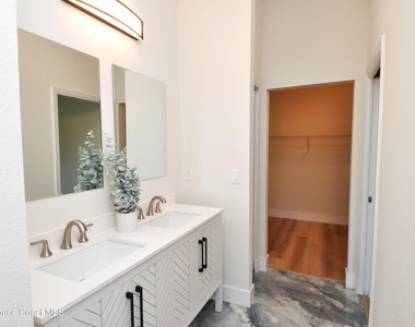 1043 Walden Boulevard Se - Photo Thumbnail 23