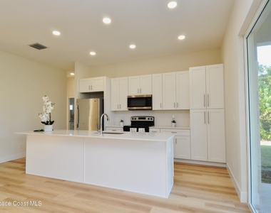 1043 Walden Boulevard Se - Photo Thumbnail 10