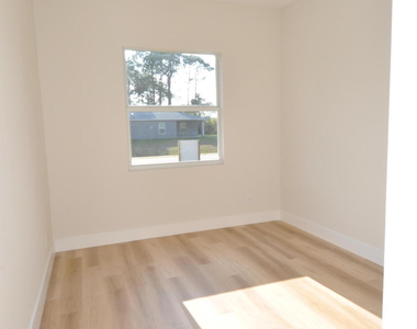 1043 Walden Boulevard Se - Photo Thumbnail 14