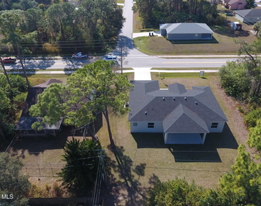 1043 Walden Boulevard Se - Photo Thumbnail 5