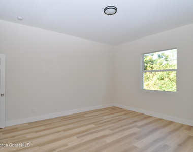 1043 Walden Boulevard Se - Photo Thumbnail 16