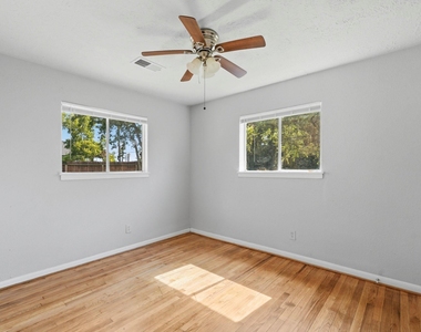 303 Brown Drive - Photo Thumbnail 10