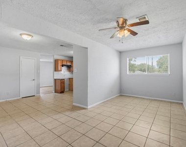 303 Brown Drive - Photo Thumbnail 7