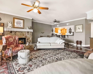 905 N Harbor City Boulevard - Photo Thumbnail 10