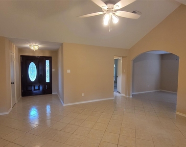3335 Lakeland Gardens Drive - Photo Thumbnail 4