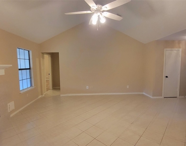 3335 Lakeland Gardens Drive - Photo Thumbnail 5