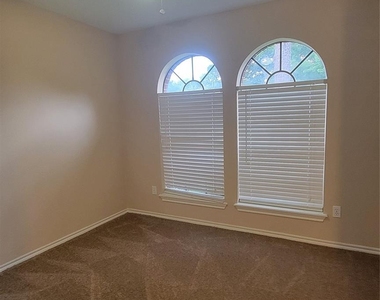 3335 Lakeland Gardens Drive - Photo Thumbnail 24