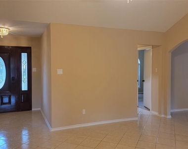 3335 Lakeland Gardens Drive - Photo Thumbnail 3