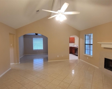 3335 Lakeland Gardens Drive - Photo Thumbnail 6