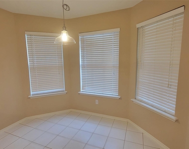 3335 Lakeland Gardens Drive - Photo Thumbnail 12