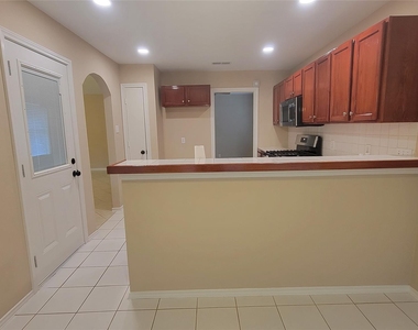 3335 Lakeland Gardens Drive - Photo Thumbnail 10