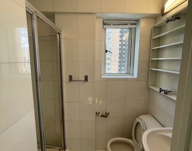 East 71st Street - Photo Thumbnail 4