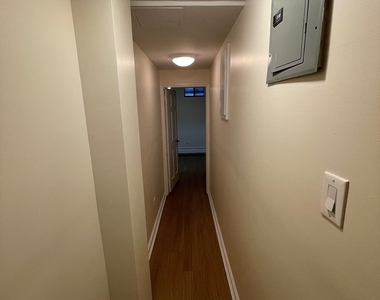 East 84 Street - Photo Thumbnail 10