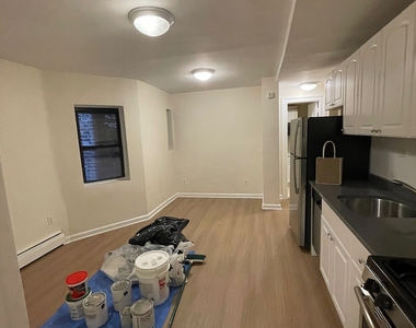 East 84 Street - Photo Thumbnail 5