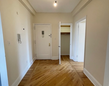 West 79 Street - Photo Thumbnail 8
