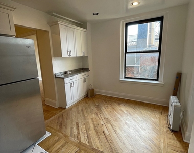 West 79 Street - Photo Thumbnail 10