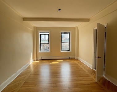 West 79 Street - Photo Thumbnail 7