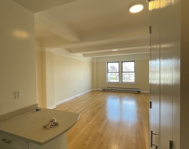 West 79 Street - Photo Thumbnail 2