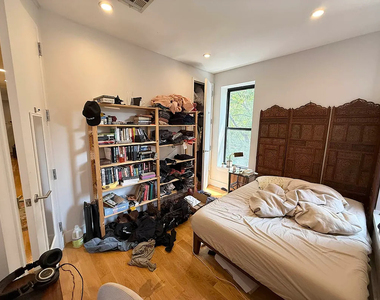 951 Prospect Place - Photo Thumbnail 12