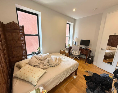 951 Prospect Place - Photo Thumbnail 14