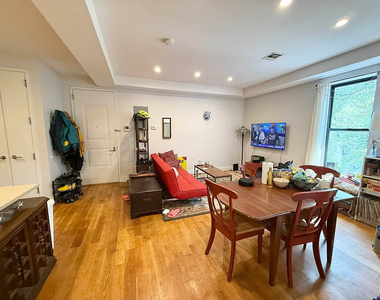 951 Prospect Place - Photo Thumbnail 5