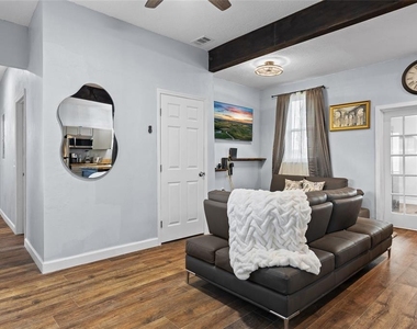 234 W Magnolia Street - Photo Thumbnail 2