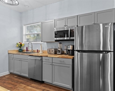 234 W Magnolia Street - Photo Thumbnail 7