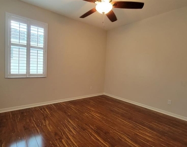 2229 Valterra Vista Way - Photo Thumbnail 23
