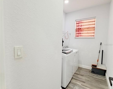 5160 70th Avenue N - Photo Thumbnail 9
