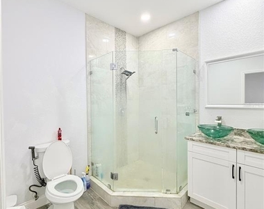 5160 70th Avenue N - Photo Thumbnail 16