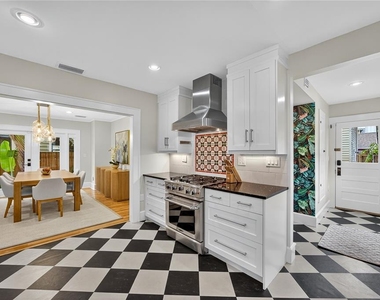 221 13th Avenue Ne - Photo Thumbnail 16