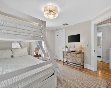 221 13th Avenue Ne - Photo Thumbnail 27