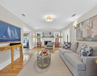 221 13th Avenue Ne - Photo Thumbnail 8