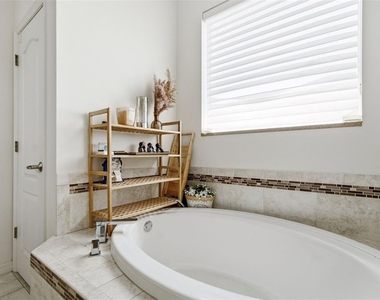 508 Debra Drive - Photo Thumbnail 14