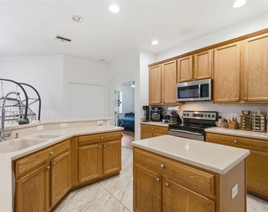 508 Debra Drive - Photo Thumbnail 7
