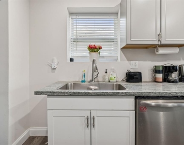 1006 E 26th Avenue - Photo Thumbnail 9