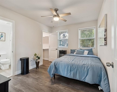 1006 E 26th Avenue - Photo Thumbnail 12