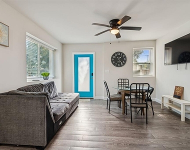 1006 E 26th Avenue - Photo Thumbnail 4