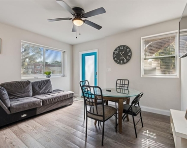 1006 E 26th Avenue - Photo Thumbnail 3